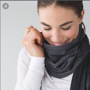 Lululemon Herringbone Neck Warmer